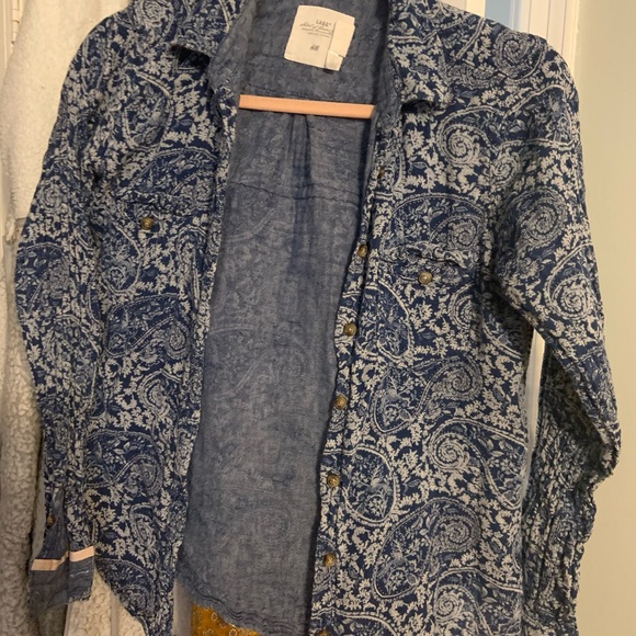 Paisley, chambray-esque blue button up - Picture 5 of 5